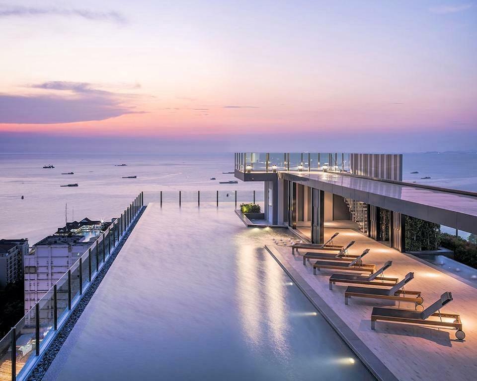 The Base Central Pattaya By Pattaya Holiday Exterior photo