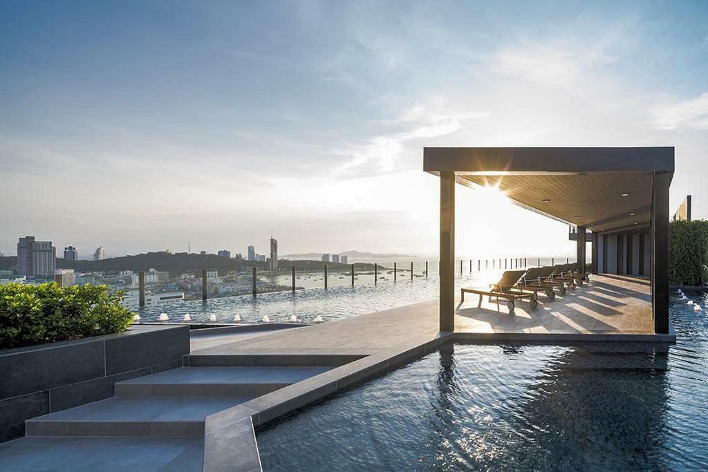 The Base Central Pattaya By Pattaya Holiday Exterior photo
