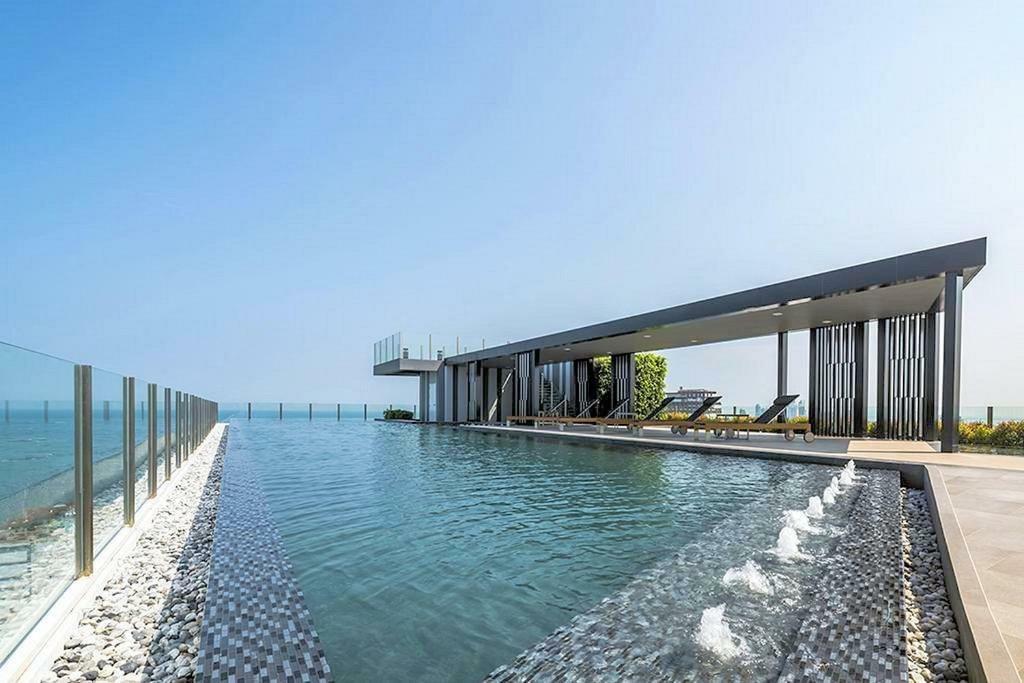 The Base Central Pattaya By Pattaya Holiday Exterior photo